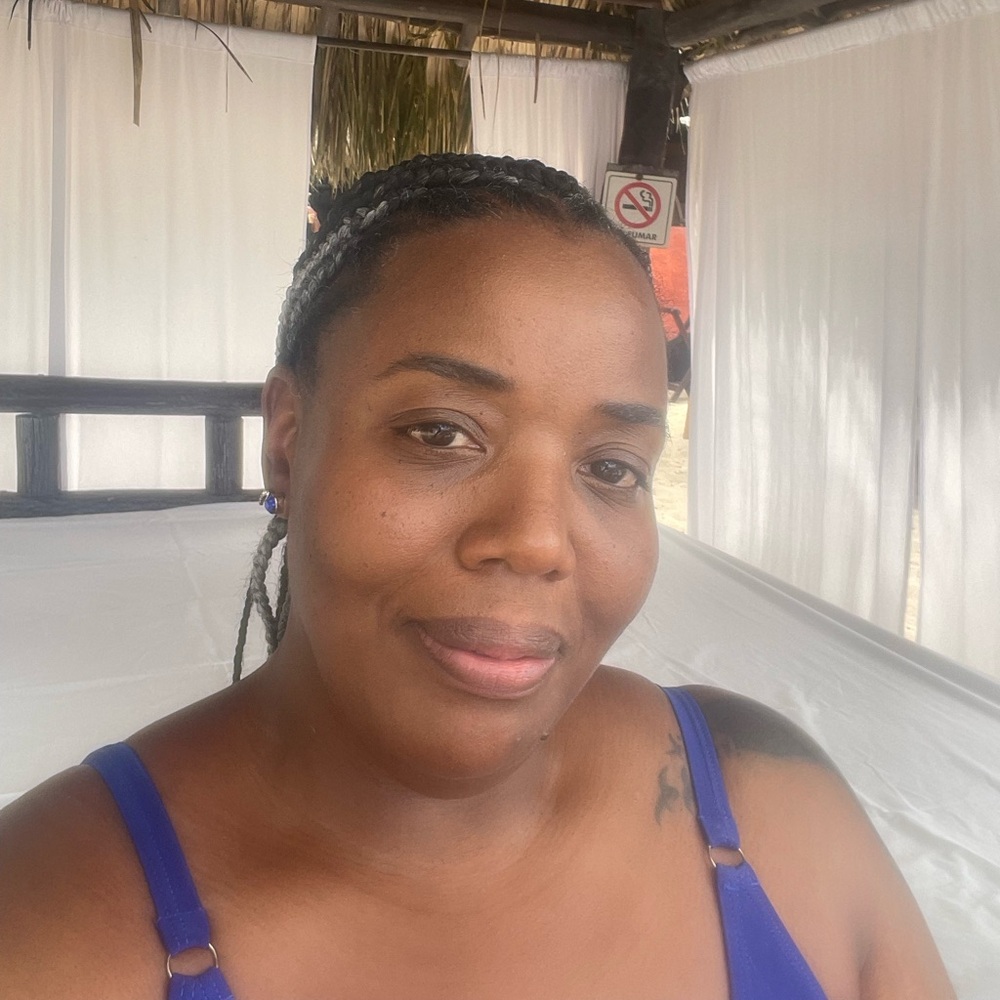 Meet your Posher, Alicia